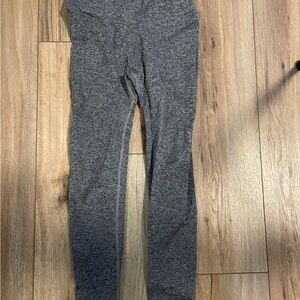 Women’s grey workout leggings